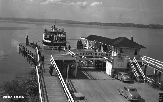 The ferry Leschi arriving at Kirkland dock